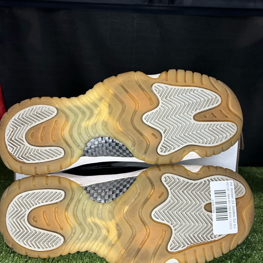 Size 6Y- Jordan 11 Retro "Jubilee / 25th Anniversary" - Picture 4 of 6